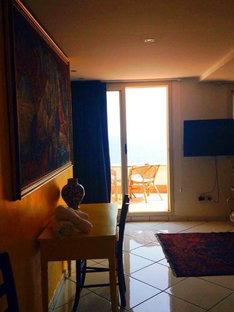 Bed and Breakfast Casa Sul Mare Катания Экстерьер фото